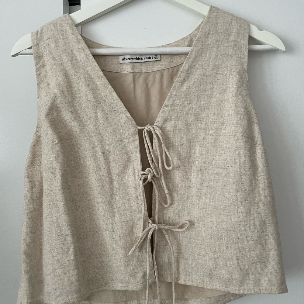 Abercrombie & Fitch Natural Cream Tie-Front Linen-Blend Top